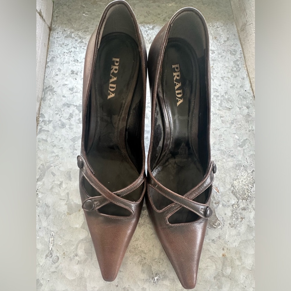 Prada Fits 8 1/2 US